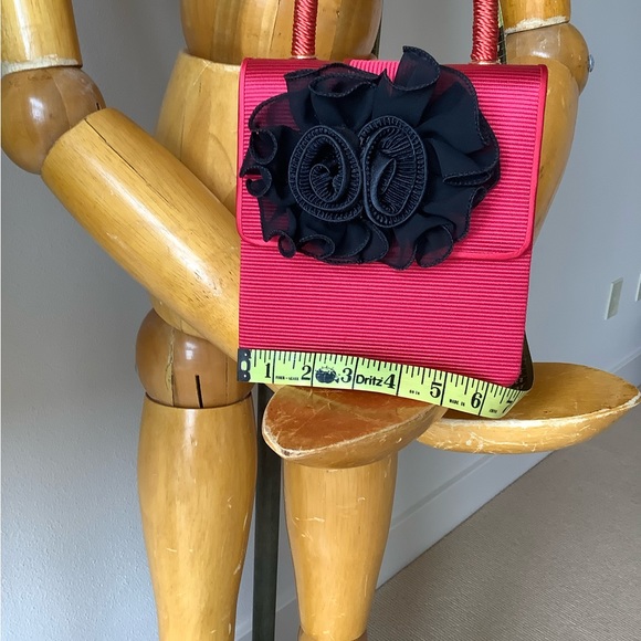 Stunning! Gorgeous deep red bag, in excellent condition. Stylish. - Picture 6 of 8